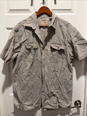 Red Head Brand Co. Short Sleeve Button-Up Shirt in Light Gray
